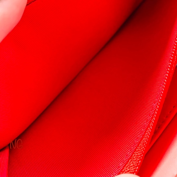 CHANEL Patent Stripped Wallet - Picture 6 of 8